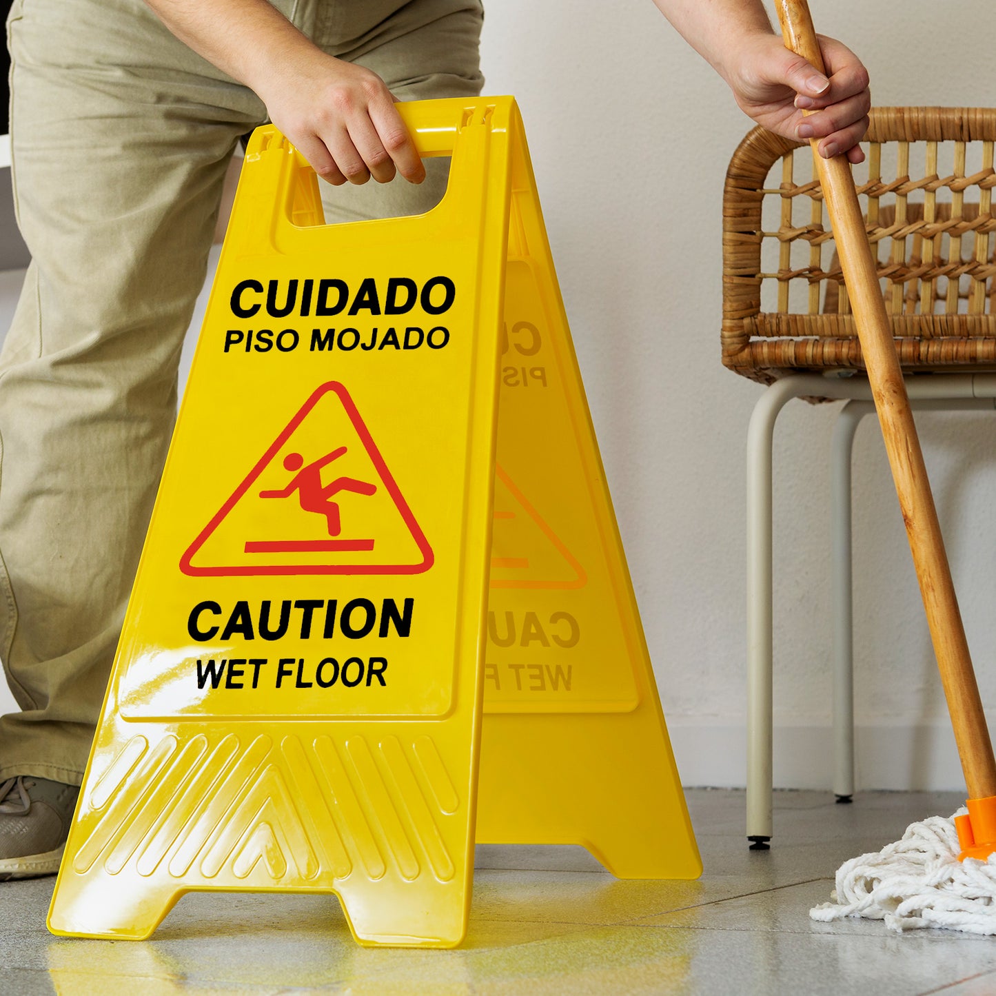 Señalamiento Piso Mojado Letrero Plegable